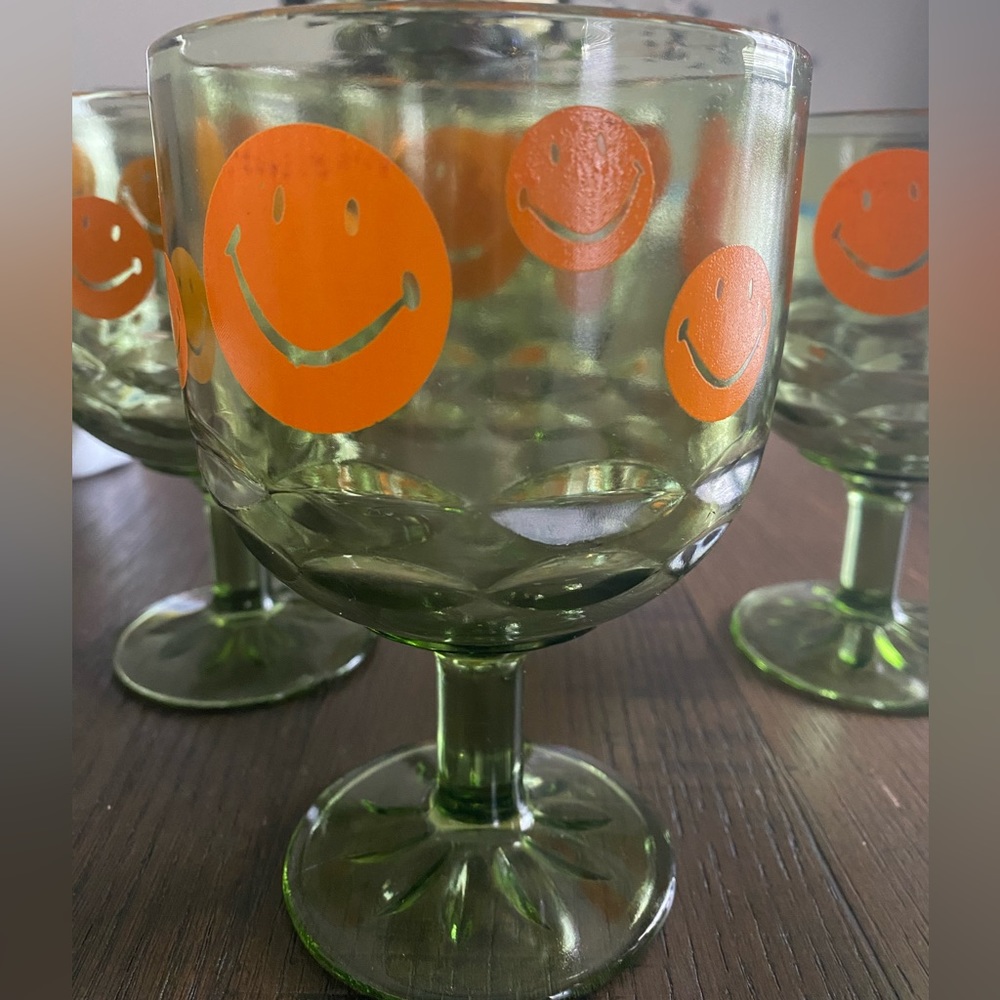 VINTAGE Mid Century Bartlett Collin’s Happy Face Goblet SIZE: HT: 6” DIA: 4”